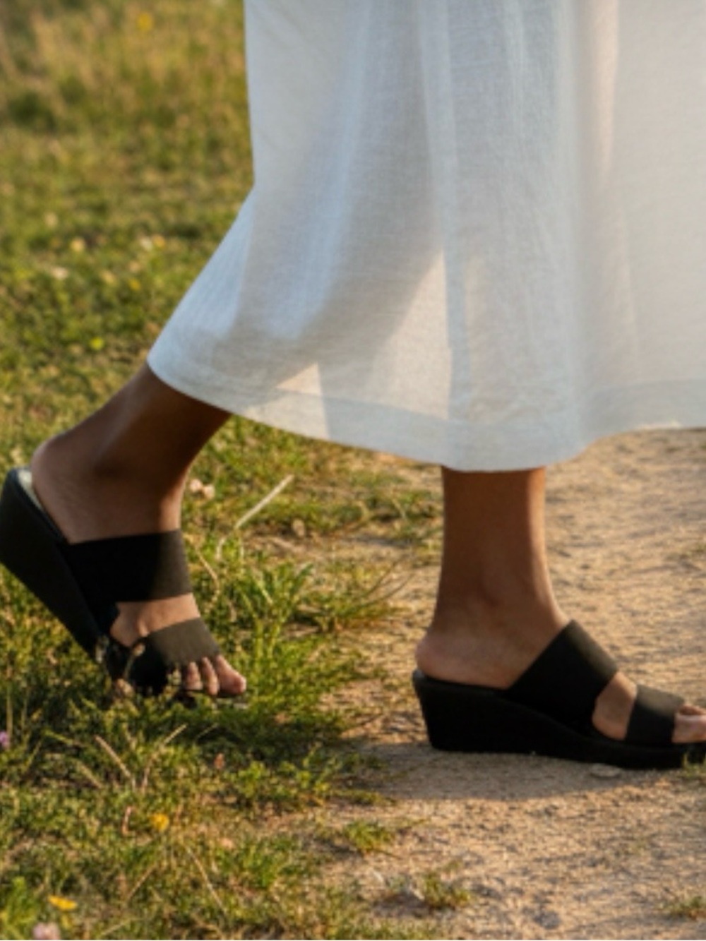 Toscanella Italy Women's 10 Black Strap Stretch Wedge Sandals